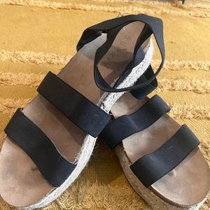 strappy black platform sandals